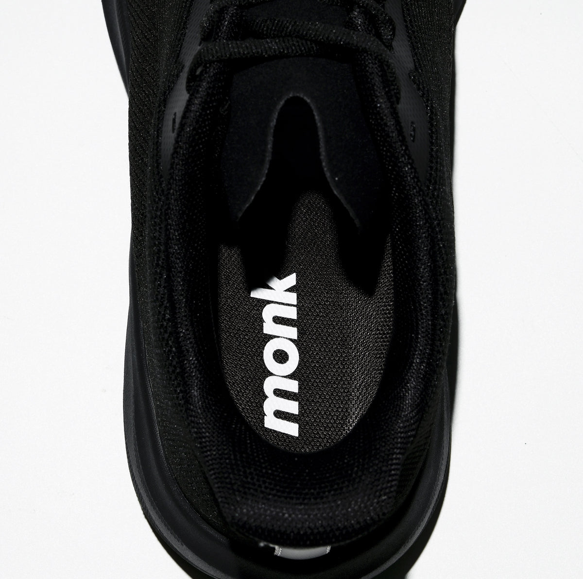 Zapatillas running Monk Zero Shadow en uso