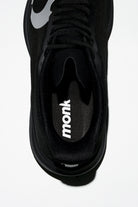 Zapatillas running Monk Zero Shadow en uso