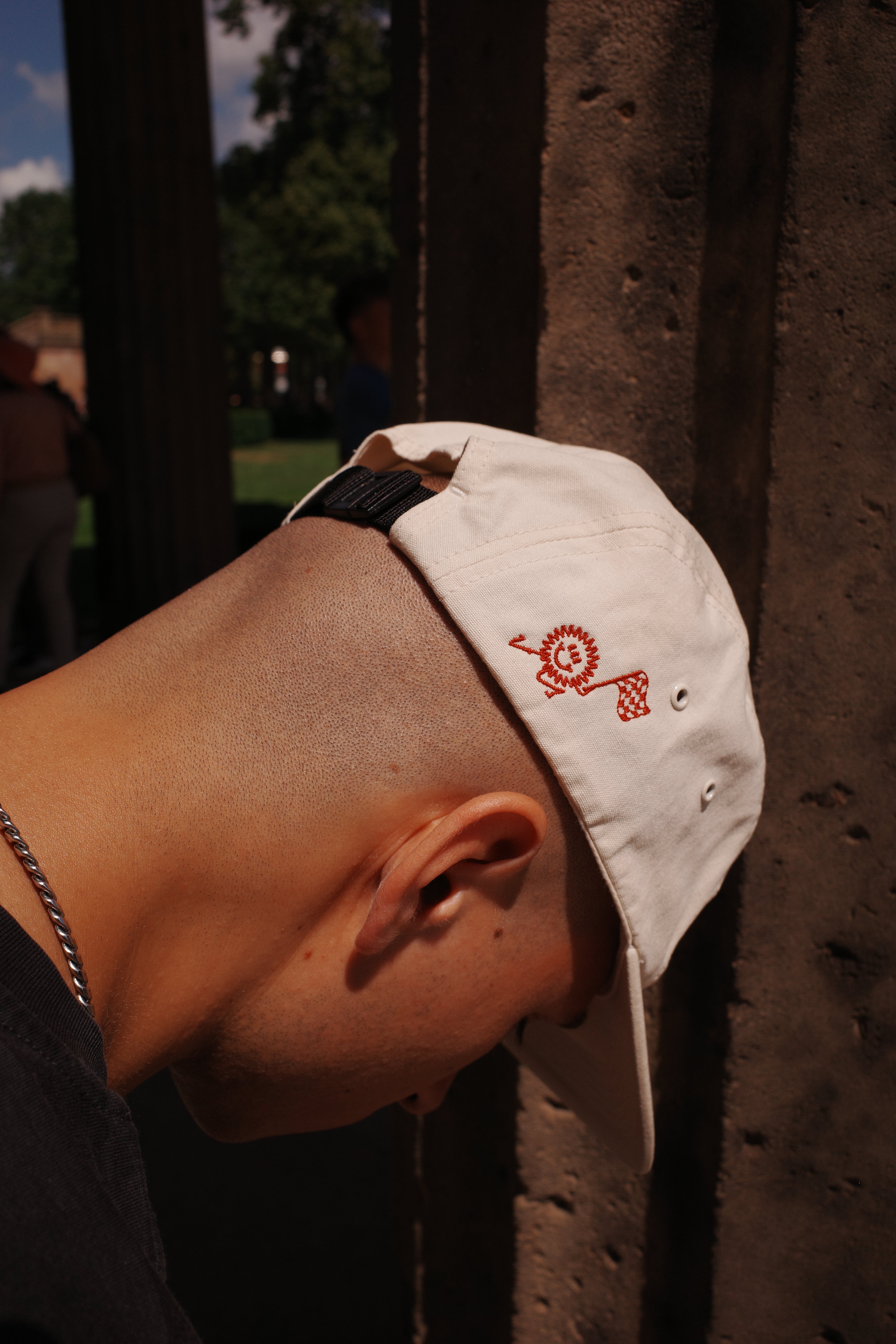 Monk x Humpier – Gorra Edición Limitada 5 Paneles